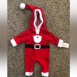 NEW CAT & JACK BOYS CHRISTMAS SANTA CLAUS SUIT PAJAMAS OUTFIT SIZE NEWBORN